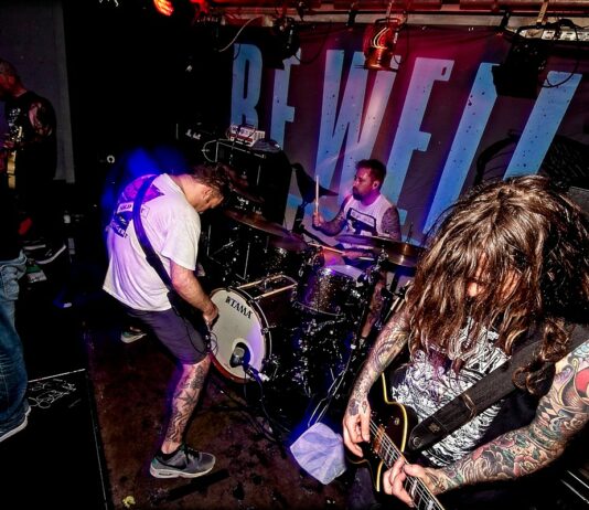 Be Well at Hafenklang, Hamburg // by xhighfivesx Tobias Luger