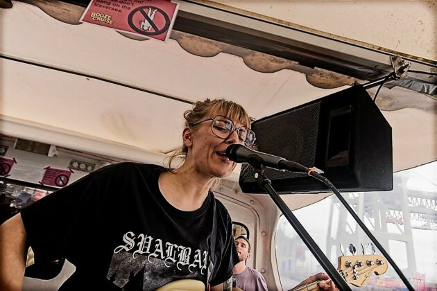 Swan Songs at Booze Cruise Festival, MS Tonne, Hamburg // by xhighfivesx Tobias Luger