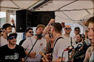 Between Bodies at Booze Cruise Festival, MS Tonne, Hamburg // by xhighfivesx Tobias Luger