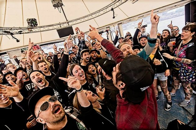 Überyou at Booze Cruise Festival, MS Tonne, Hamburg // by xhighfivesx Tobias Luger