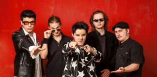 Mudfight (Photo by Michael Wittig)