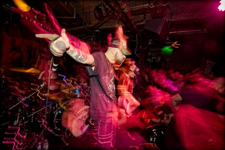 Guilt Trip at Hafenklang, Hamburg // by xhighfivesx Tobias Luger