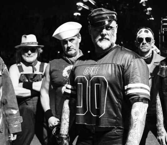 Turbonegro (Pic by Brice Gelot)