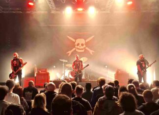 Konzertbericht: Teenage Bottlerocket, Deecracks, Adoptees, The Trushes am 17.01.2026 in der Kufa in Esch/Alzette Teenage Bottlerocket - Live @ Kufa Esch/alzette