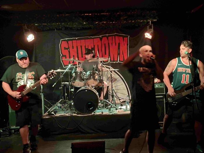 Shutdown - Live @ Mkbar Shutdown - Live @ Mkbar