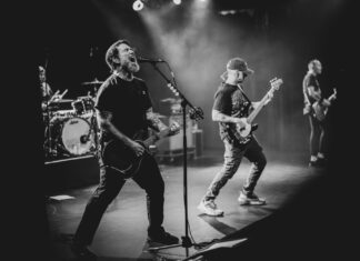 Konzertbericht: Hot Water Music mit MakeWar, A Wilhelm Scream, Strike Anywhere und Modern Life Is War im Backstage München am 17.10.2025
