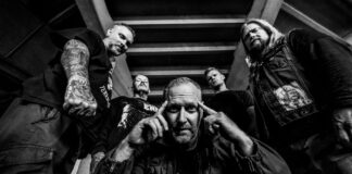 Born From Pain (Photo by Sascha Teschner)