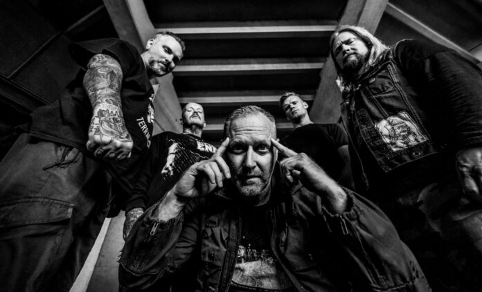 Born From Pain (Photo by Sascha Teschner)