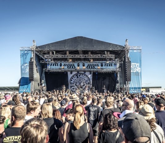 Photo by Jörg Baumarten of Kuckuck Artworks (Mad Caddies at Mission Ready 2018)