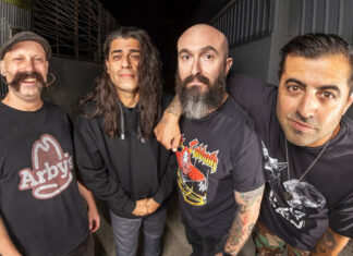 Neue Death By Stereo Single „Flawed Theology“ draußen Death By Stereo (Photo Credit: © robxwallace.com, 2025)