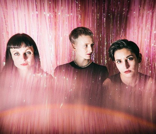 DECIBELLES mit neuem Musikvideo