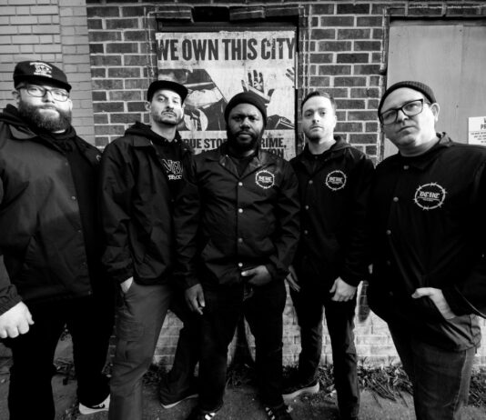 End It (Photo by Kenny Savercool)