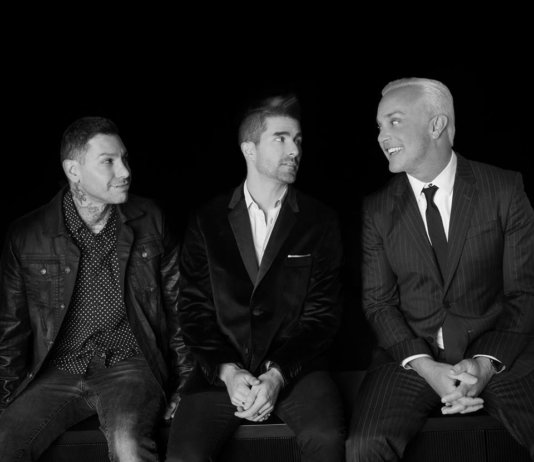 Goldfinger (Photo by Lindsey Byrnes)