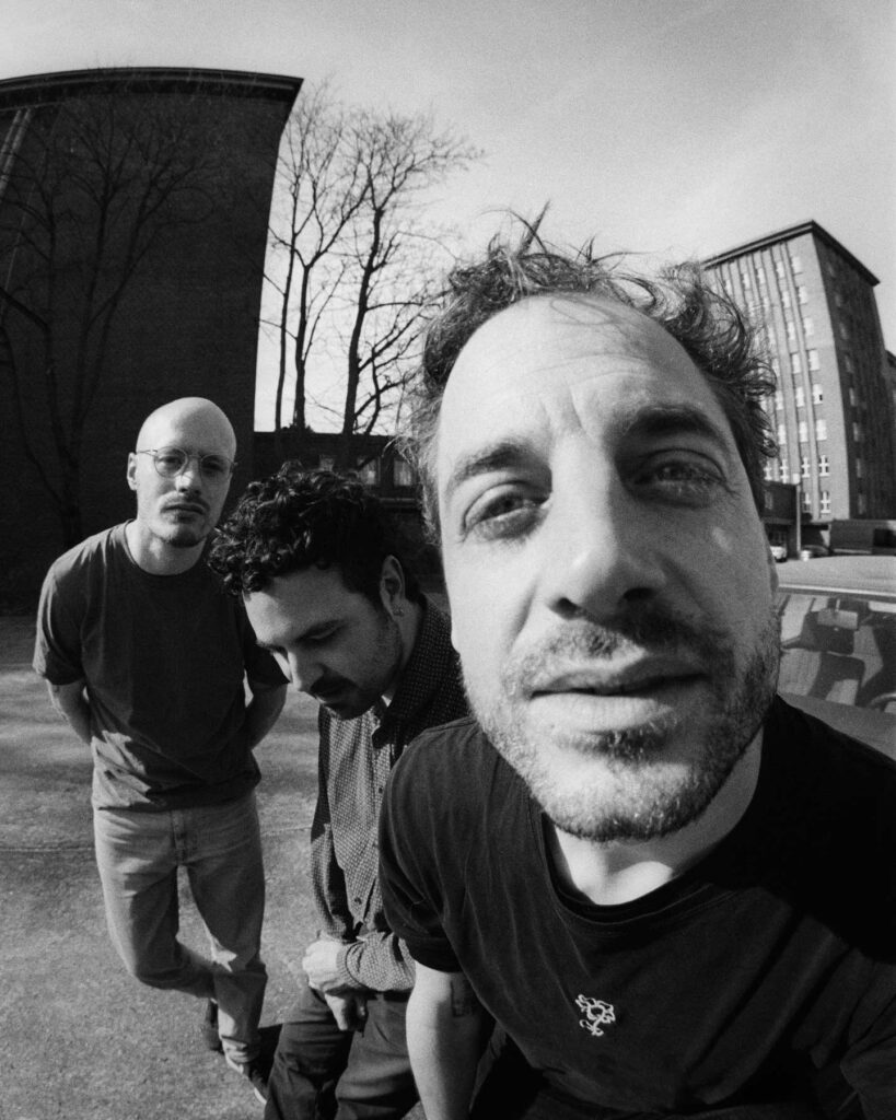 Heisskalt Vom Tun Und Lassen Review 2025 AWAY FROM LIFE heisskalt-vom-tun-und-lassen-review-2025-away-from-life