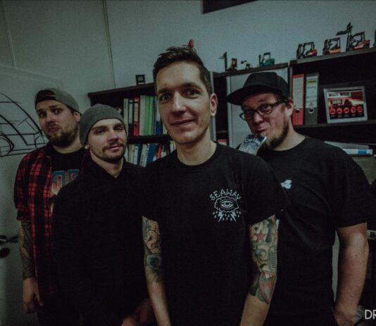 HOLLY WOULD SURRENDER veröffentlichen neue Single „Young Again“