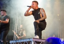 Bury Tomorrow gründen Label DEA†H RECORDS, teasen neue Single „Sx“
