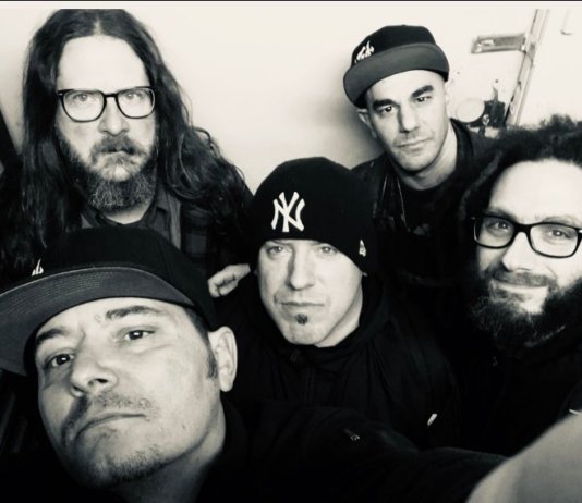 KINGS NEVER DIE präsentieren neues Video „You Never Know What You Might Find“ Kings Never Die (Pressebild, 2020)