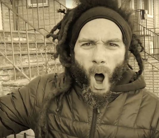 Kings Never Die - Pure Gold (Video-Screenshot)