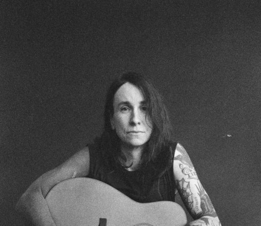 LAURA JANE GRACE mit neuem Video zu „SuperNatural Possession“