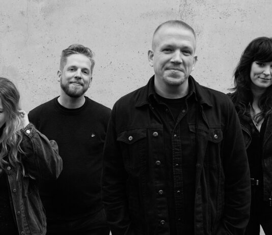 MARCH veröffentlichen neue Single „All on Red“