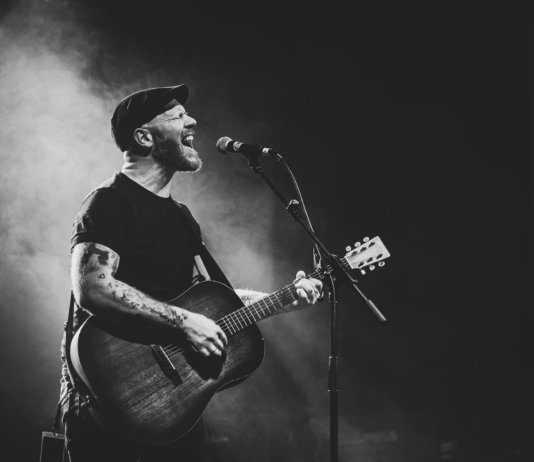 MATZE ROSSI veröffentlicht neues Album „Wofür Schlägt Dein Herz“