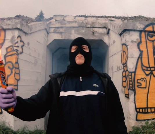 Moscow Death Brigade - Dirty White Sneakers (Video-Screenshot)