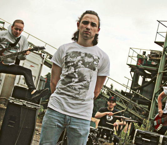 PEACE OF MIND – Interview zur neuen EP „Gaze Into An Abyss“ Peace Of Mind