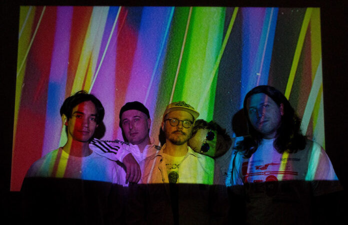 Praise (Photo by Farrah Skeiky)