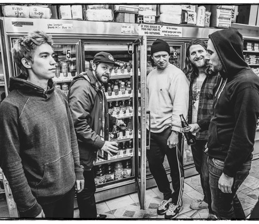 PRAISE – Interview mit Bassist Chris Bavaria