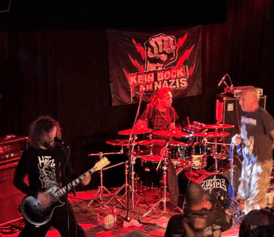 Bericht vom Antitude Fest in Rosenheim mit Rawside, Scheisse Minnelli uvm. Rawside
