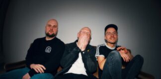 Smile And Burn (Photo by Max Threlfall)