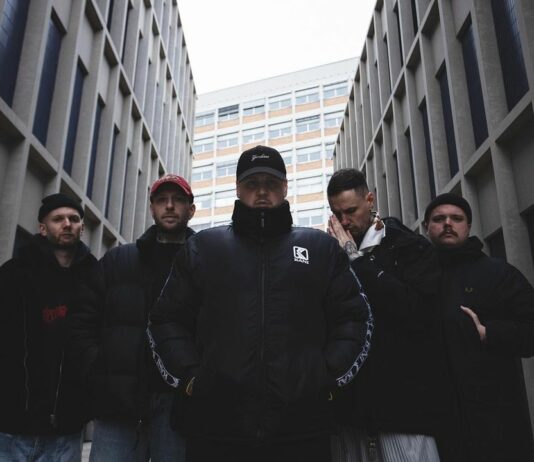 Harm/Shelter (Photo by @kid_minneapolis)