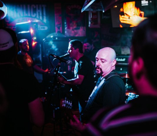 Live: Statues on Fire + Sidewalks Surfers im Nilles (Saarbrücken) am 12. Oktober 2016