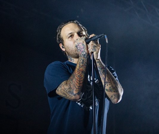 STICK TO YOUR GUNS Sänger erstmalig Solo unterwegs