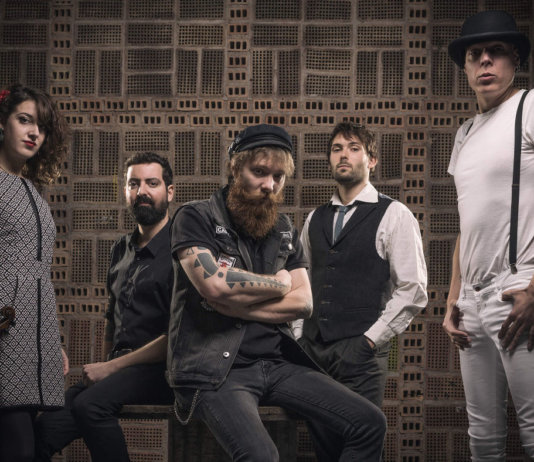 THE MOORINGS: Videopremiere zu „Ice Cold Jar Whiskey“