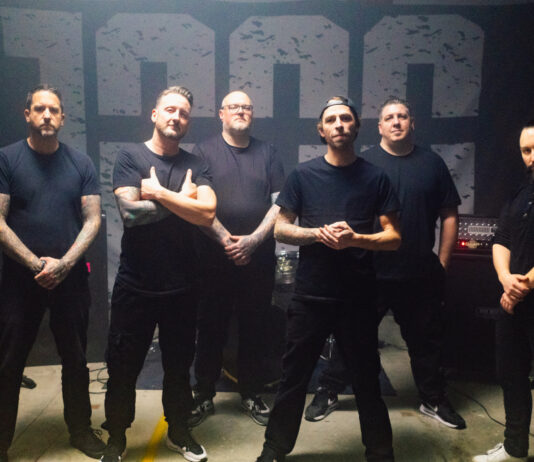 Tausend Löwen Unter Feinden (Photo by Dominik Dabrowski)