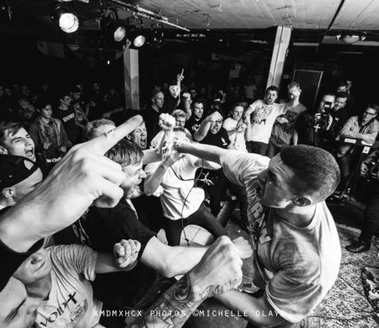 THE FLEX streamen „Live From The Pain Cave“