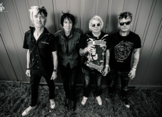 UK Subs - Punk-Band - Charlie Harper - Aurelien Jouanen at Krousky Peutebatre-pictures.