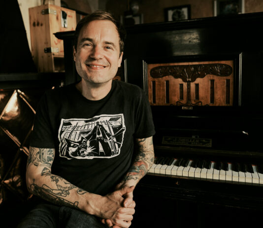 Uli Sailor Punkrock Piano