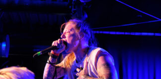 Walls Of Jericho Live in Dortmund 17.6. Junkyard