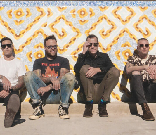 Ways Away (Promobild, 2021)