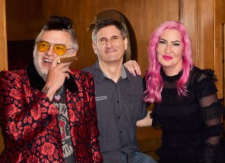 Fat Mike, Louis Posen und Erin Kelly-Burkett von Fat Wreck und Hopeless Records. (Photo by Jonathan Weiner)