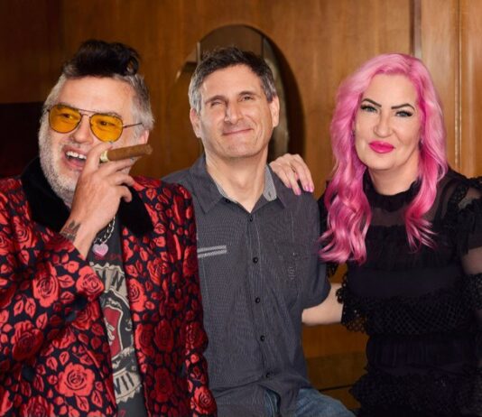 Fat Mike, Louis Posen und Erin Kelly-Burkett von Fat Wreck und Hopeless Records. (Photo by Jonathan Weiner)