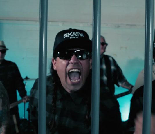 Manic Hispanic (Video-Screenshot)