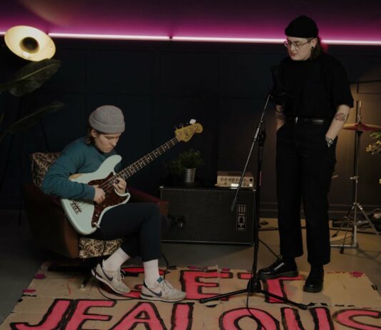 GET JEALOUS legen in Live-Session „Gabriele“ vor