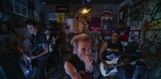 Sum 41 - Waiting On A Twist Of Fate (Official Music Video)