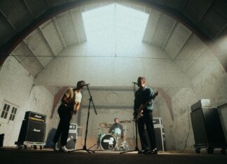 GRADE 2 veröffentlichen neue Single und Video zu “Hanging Onto You“