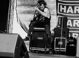 Bo Lueders (Harm’s Way, Hardlore Podcasts) gestorben Bo Lueders mit Harm’s Way auf dem Mission Ready 2019 (Photo by Michelle Olaya)